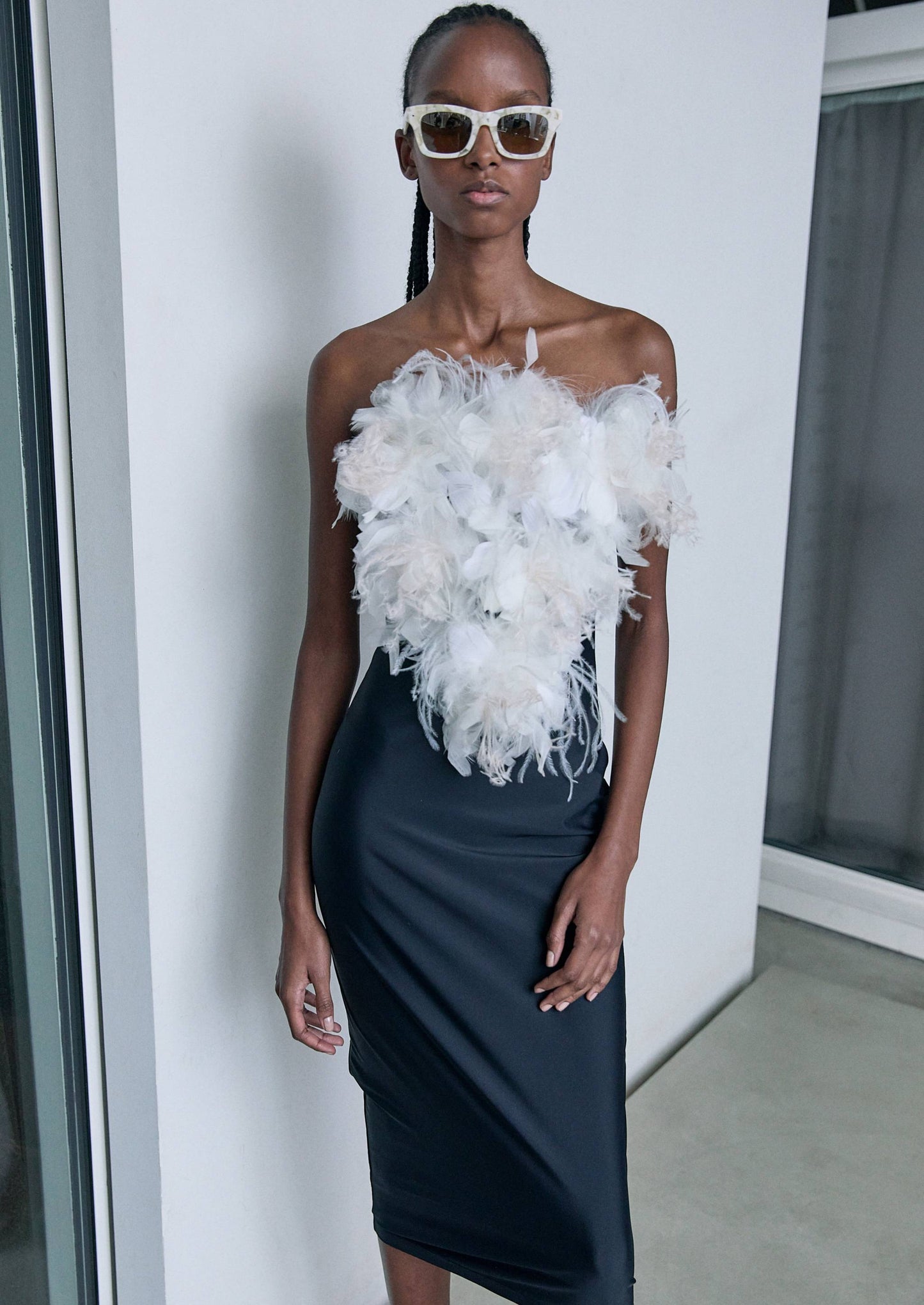 S129 PETER AND MAY VAILLANT WHITE TORTOISE