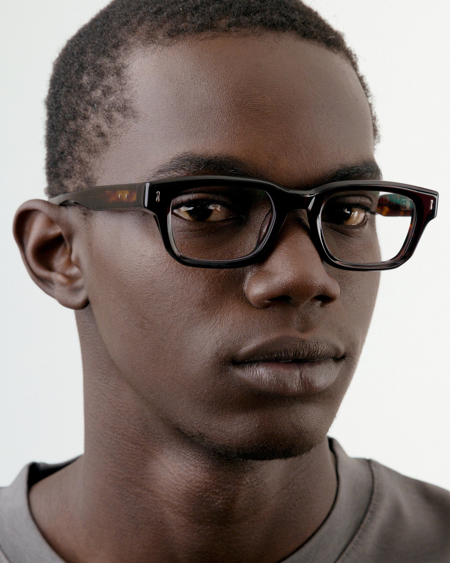 S136 ECLAIREUR DARK SHELL