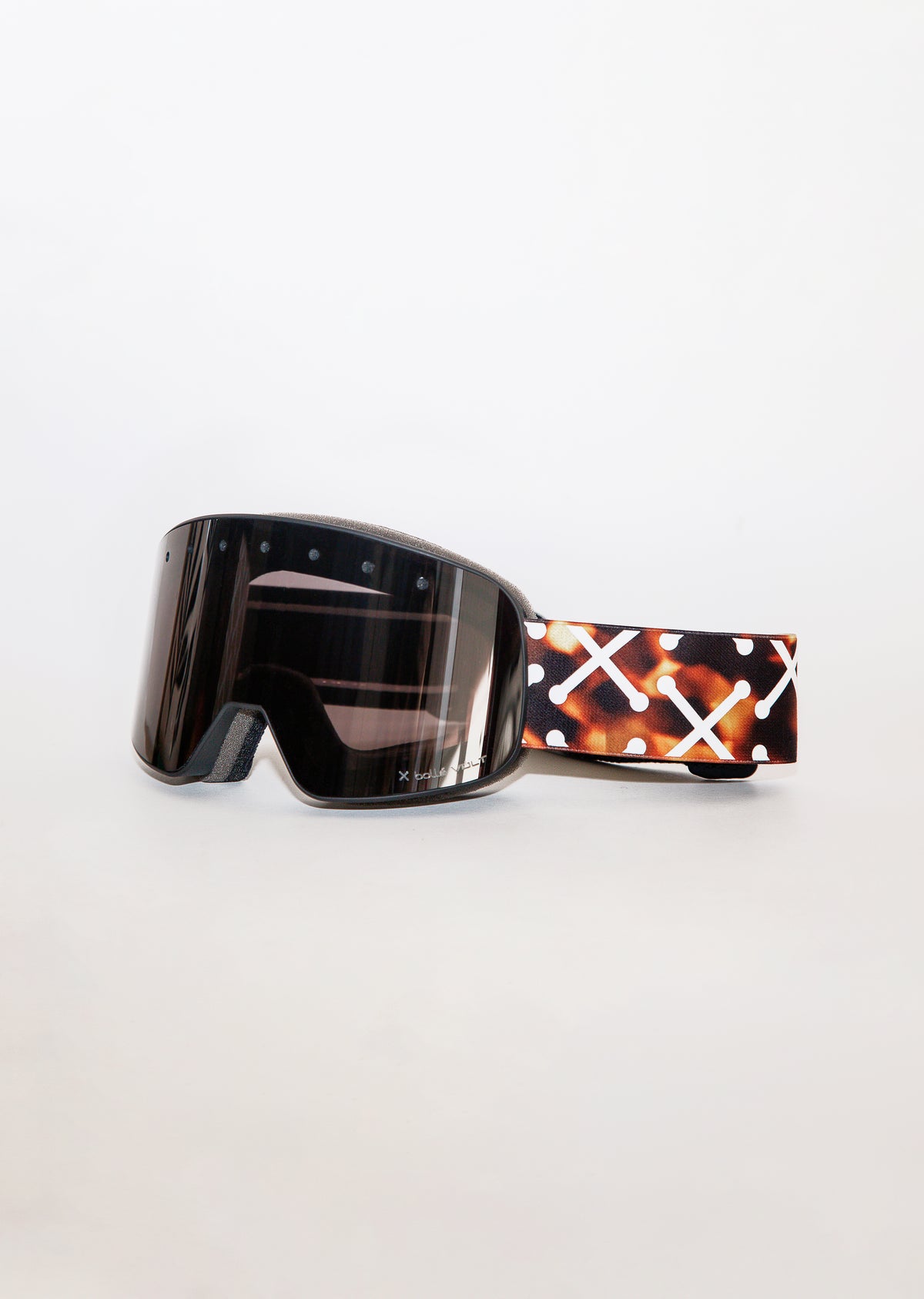 BOLLEXPETERANDMAY BLACK
