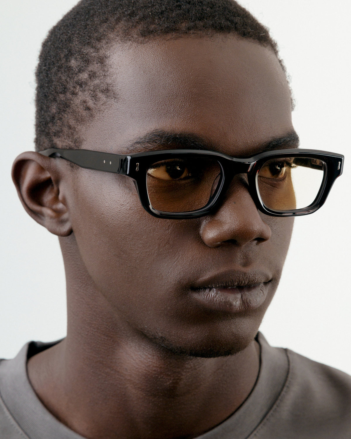 S136 ECLAIREUR BLACK AMBER
